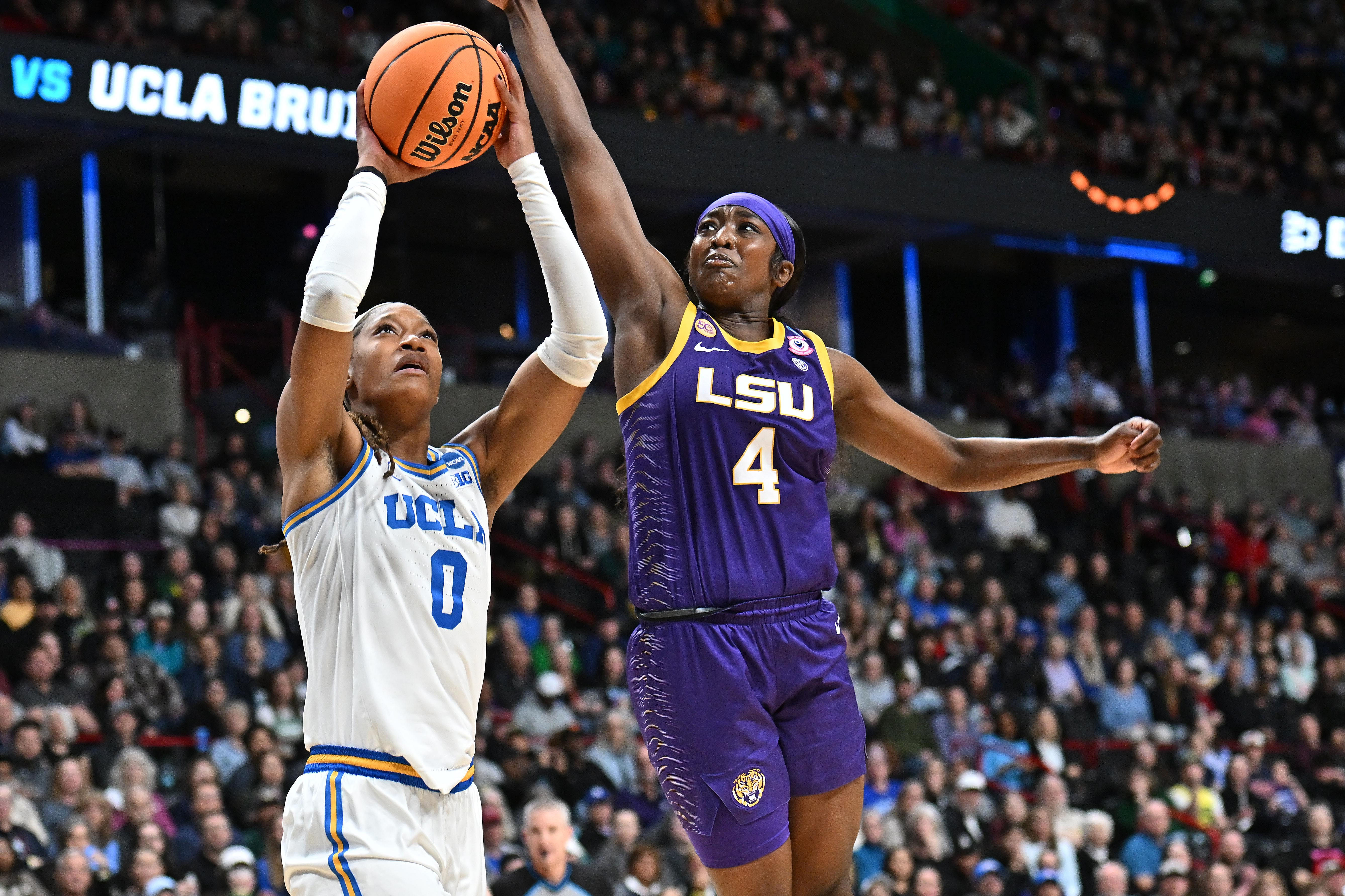 Flau'jae Johnson in action against the UCLA Bruins in their Elite Eight showdown (Credits: IMAGN)